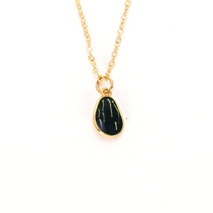 Collier ras du cou avocat